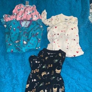 (4) 3-6 sleepers and (1)2022 6-9 sleepers. Heart, flowers and 2022 Old navy